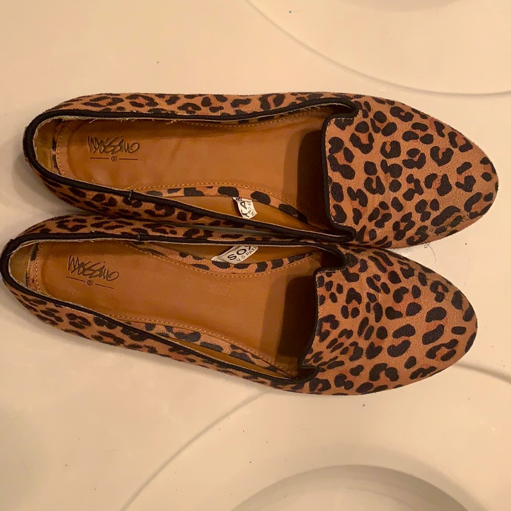 leopard print shoes (flats)